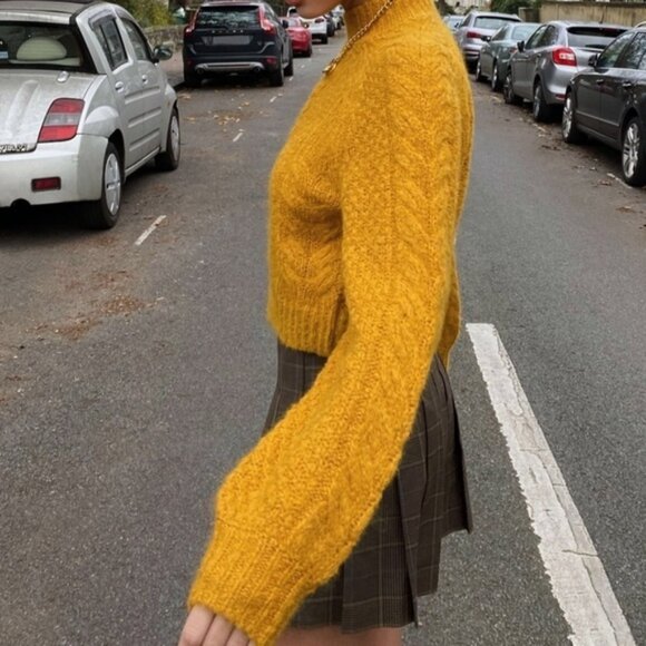 AritziaSundayBestMellyKnitSweaterGoldenYellowSSmall - Picture 3 of 10